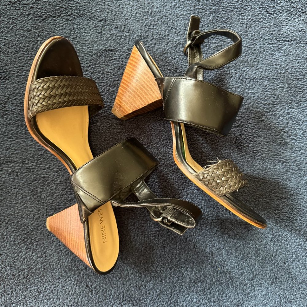 Nine West Black Buckle Wedge Sandals with Woven Strap for Women Sz 8.5 - Picture 2 of 4